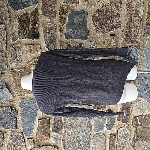 ATHLETA Asymmetrical Rest Day Crewneck Sweater Long Sleeve Gray Women's Size XXS - Picture 6 of 9